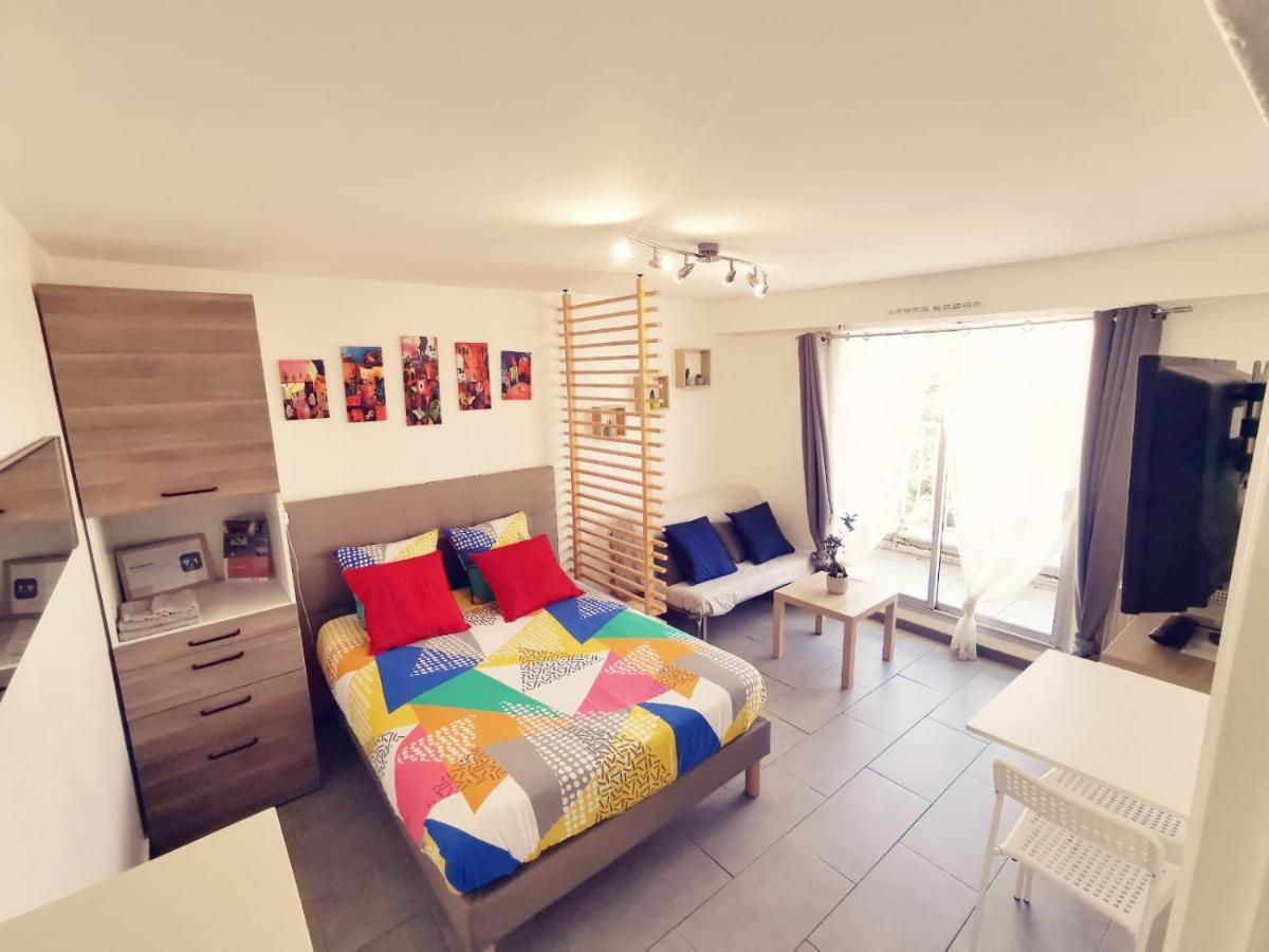 Suite Athena - Melun Gare Rer - Studio Avec Balcon Et Parking Exterior photo